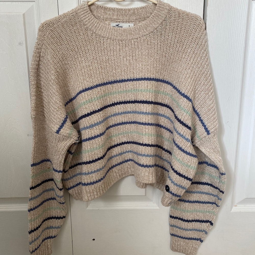 Hollister Cropped Sweater